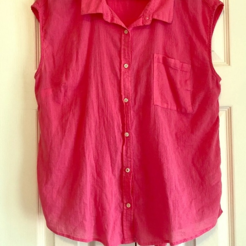 Sleeveless Pink Button-down